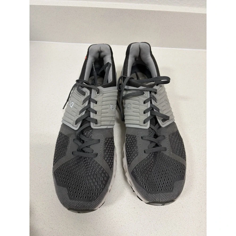 On Cloud Men's Sneakers Size 10